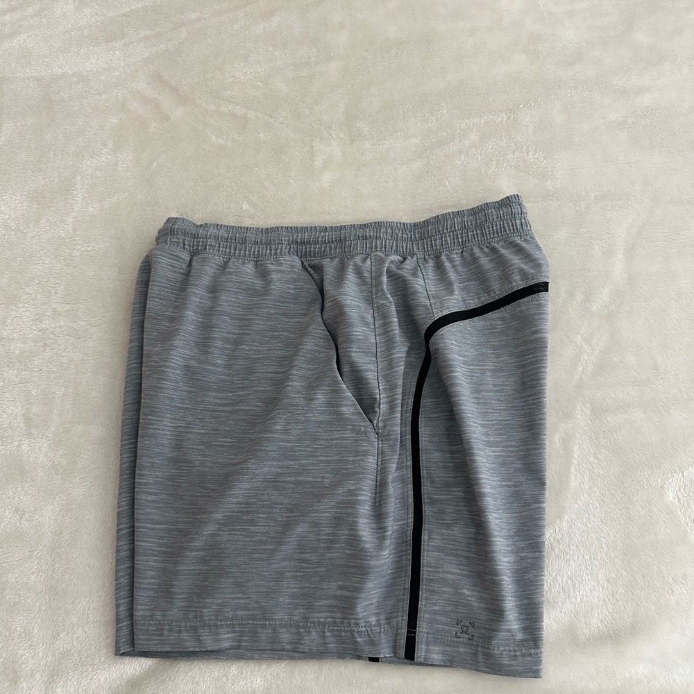 Lululemon 5 inch pace breaker LINED - Picture 3 of 3